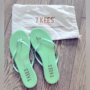 Tkees mint green flip flops